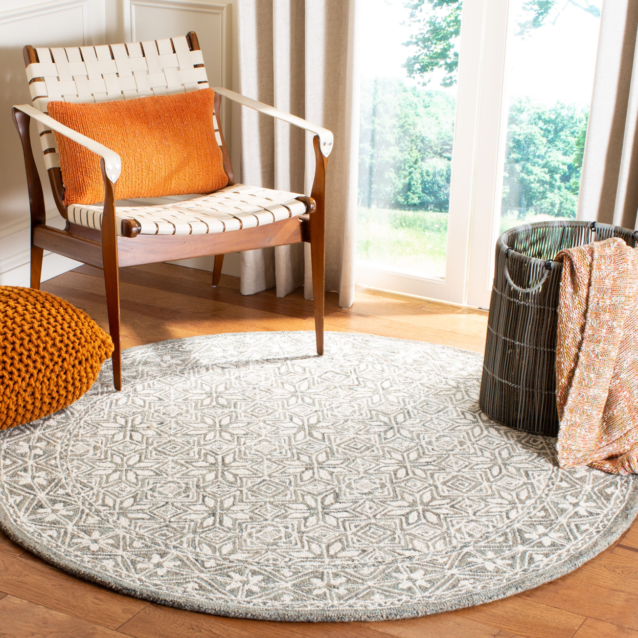 SAFAVIEH Micro-Loop Collection MLP802M Blue / Ivory Rug - 5' Round
