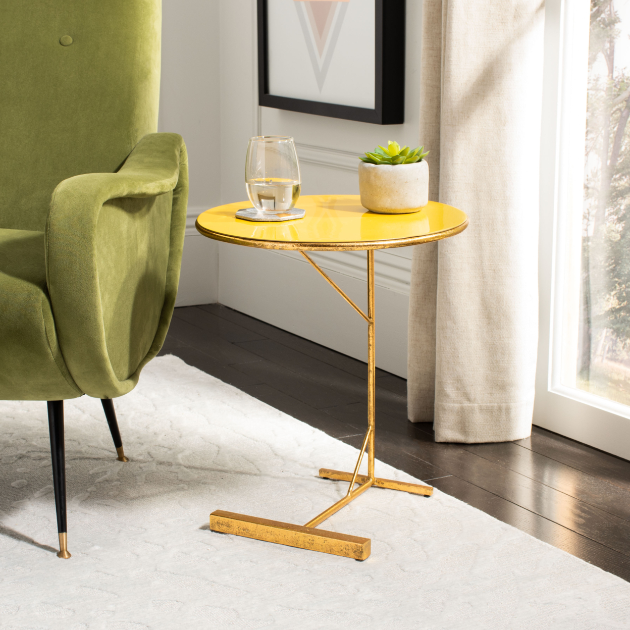 SAFAVIEH Sionne Round C Table Yellow / Gold