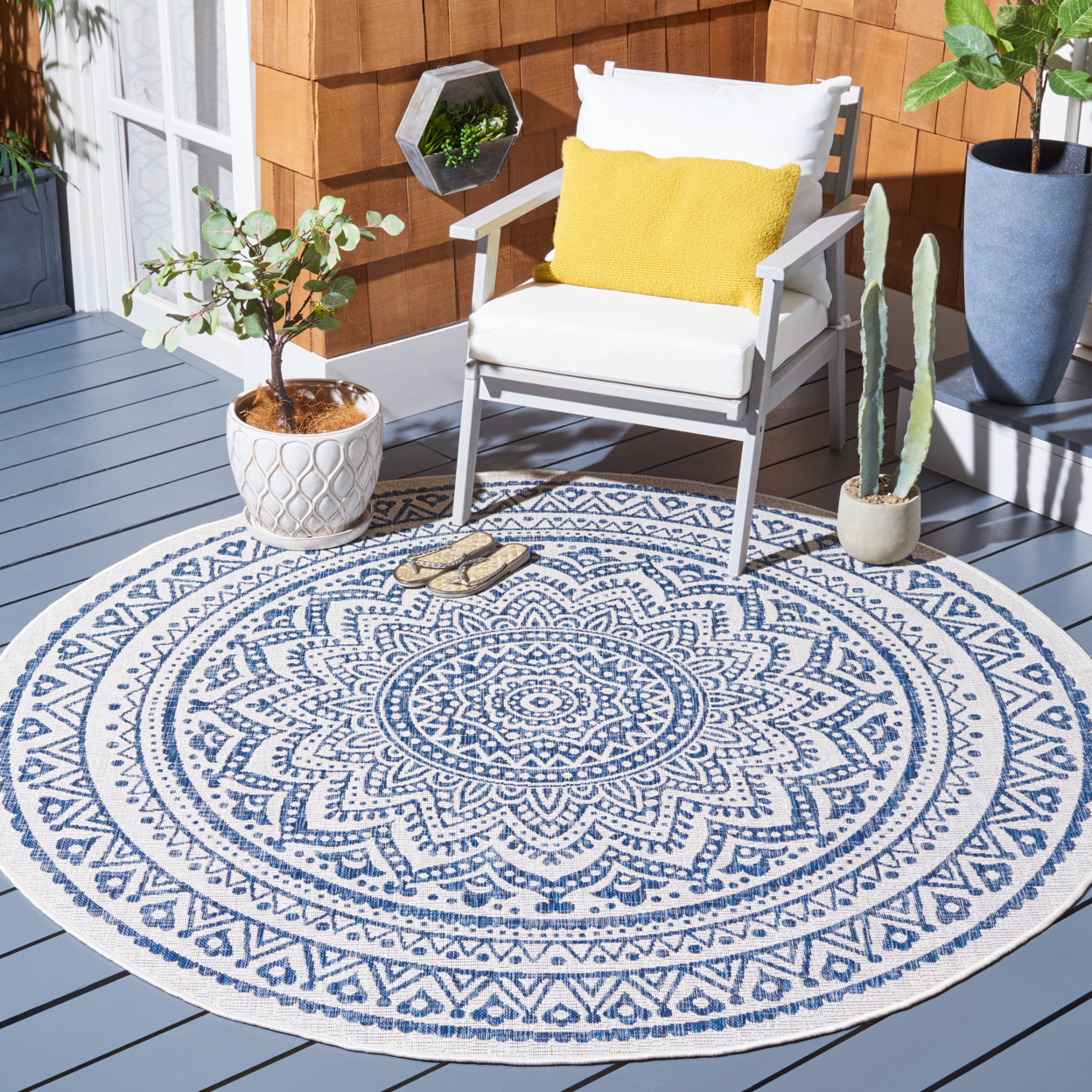 SAFAVIEH Outdoor CY8734-53412 Courtyard Ivory / Navy Rug - 7' 10 Square