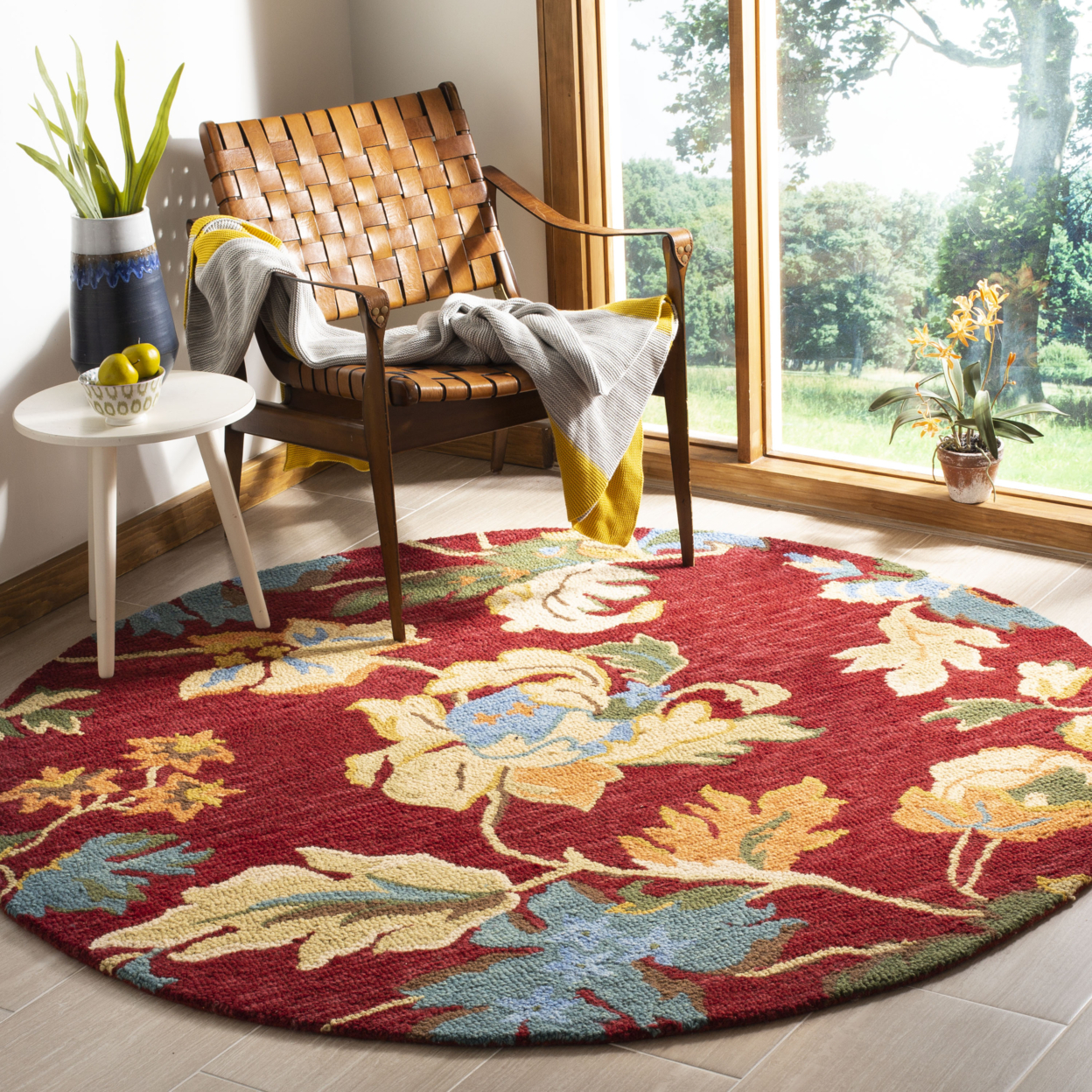 SAFAVIEH Blossom BLM672A Hand-hooked Red / Multi Rug - 2' 6 X 4'