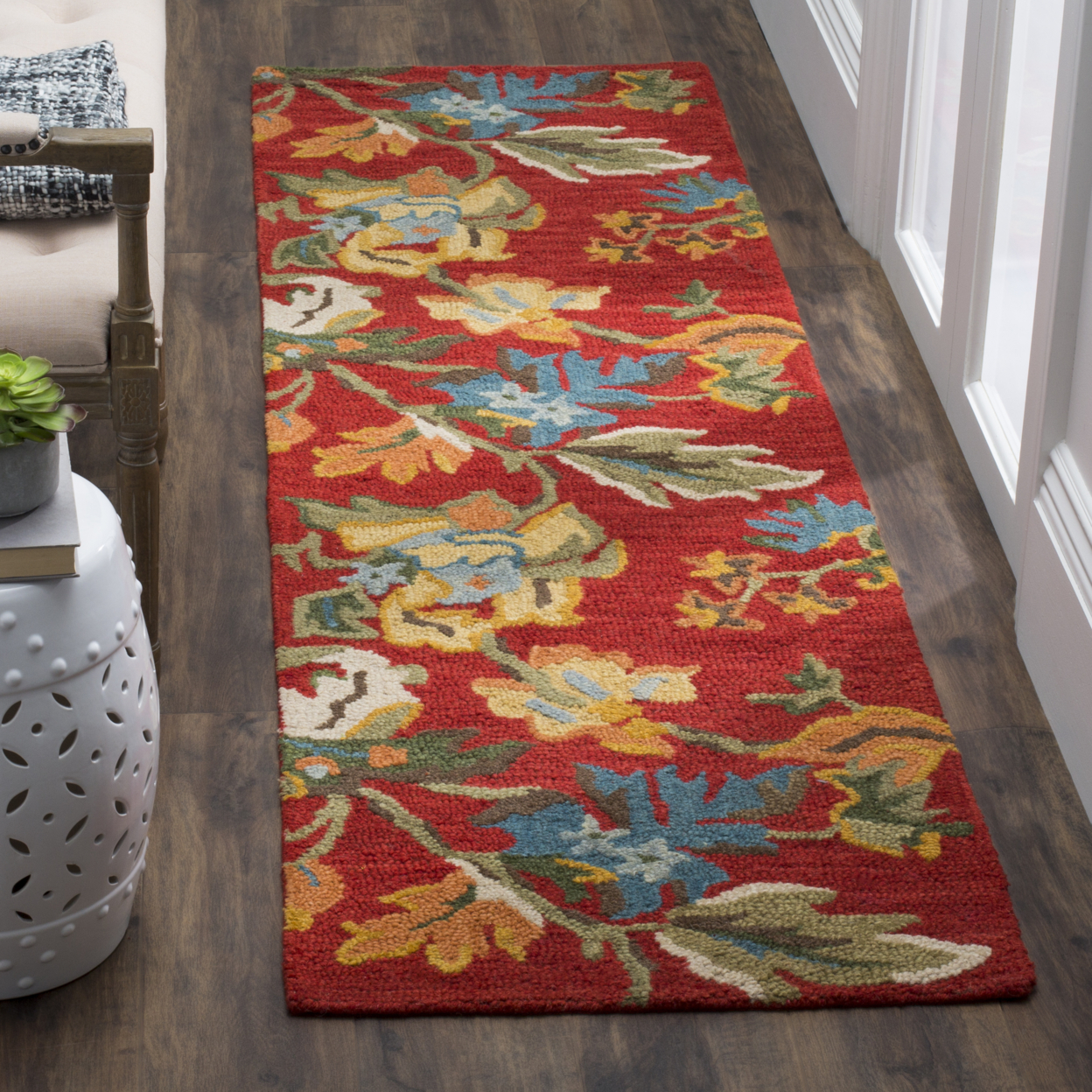 SAFAVIEH Blossom BLM672A Hand-hooked Red / Multi Rug - 8' X 10'