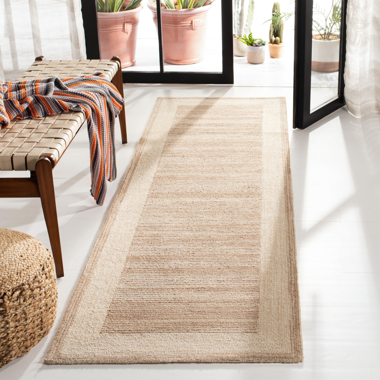 SAFAVIEH Easy Care EZC427A Hand-hooked Natural Rug - 4' X 6'