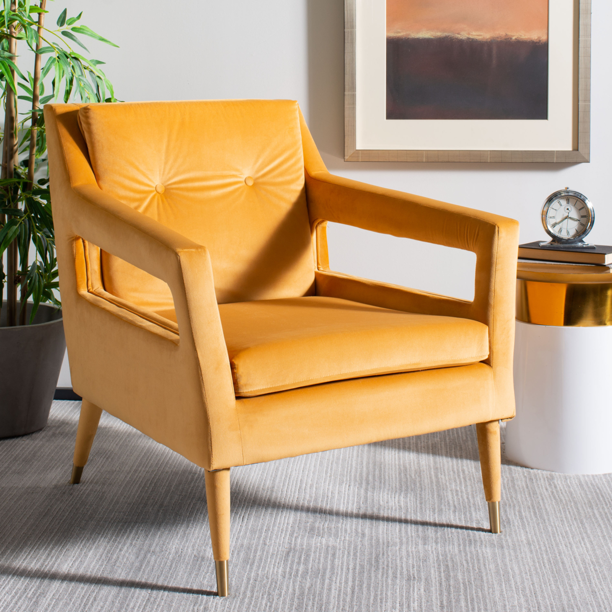 SAFAVIEH Mara Tufted Accent Chair Marigold / Gold