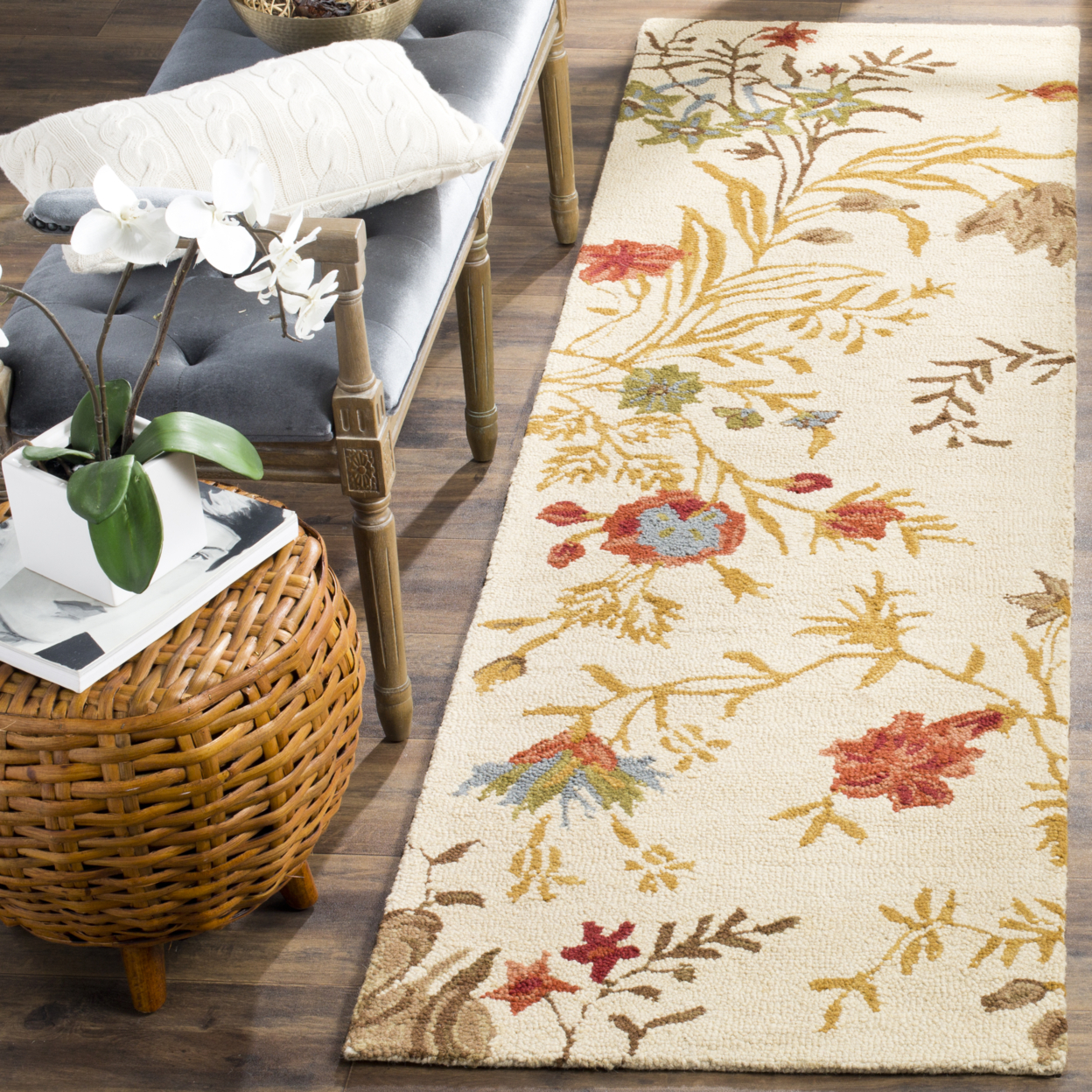SAFAVIEH Blossom BLM916A Hand-hooked Beige / Multi Rug - 8' X 10'