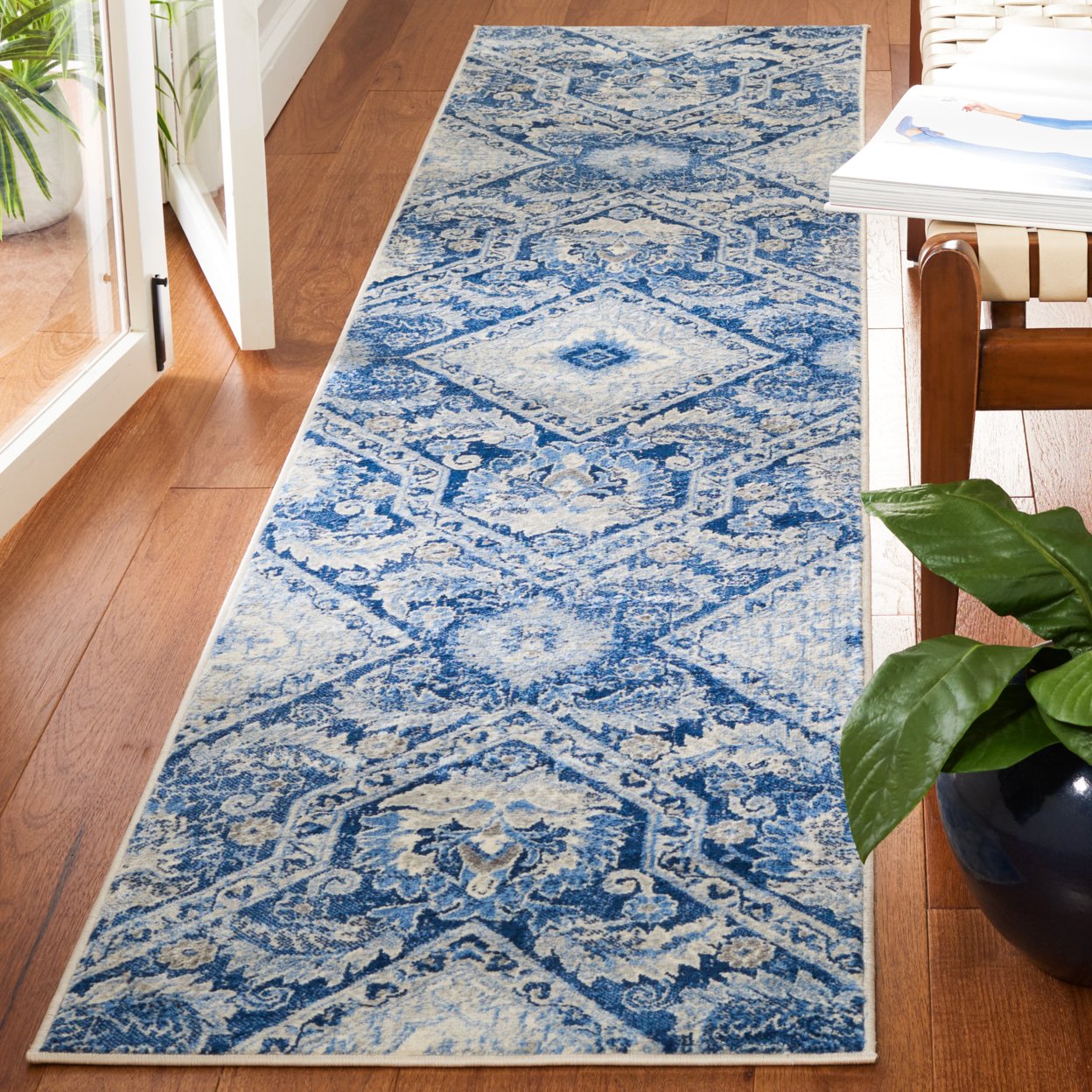 SAFAVIEH Brentwood Collection BNT827M Blue / Ivory Rug - 6' 7 Square