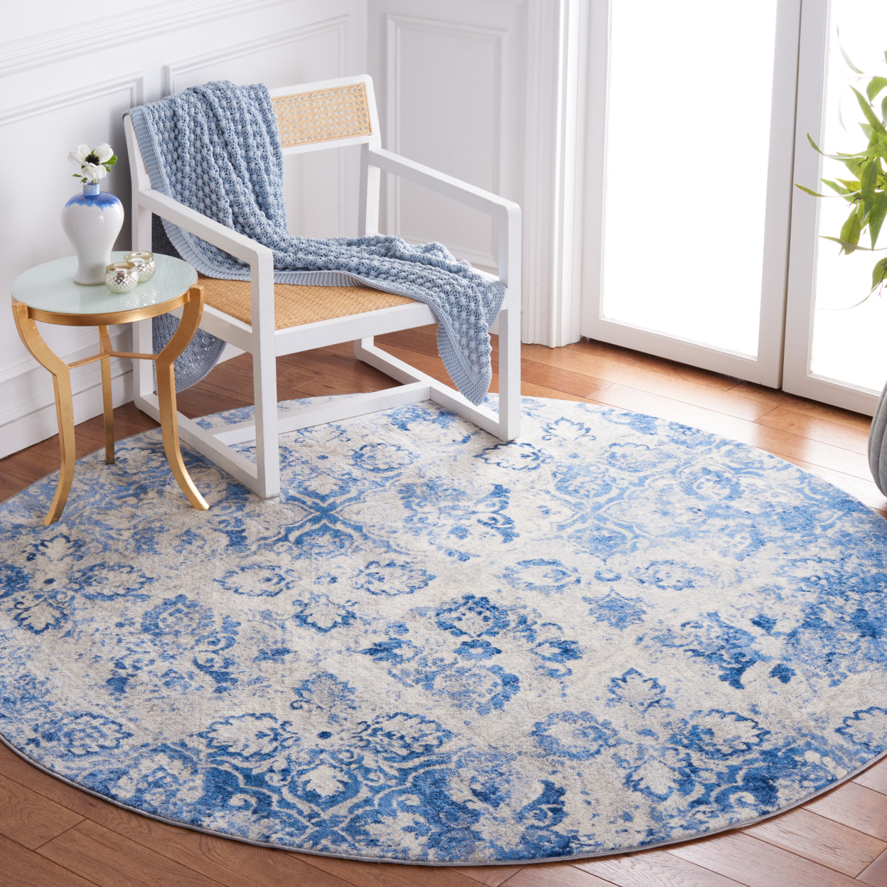 SAFAVIEH Brentwood Collection BNT829M Blue / Ivory Rug - 4' X 6'