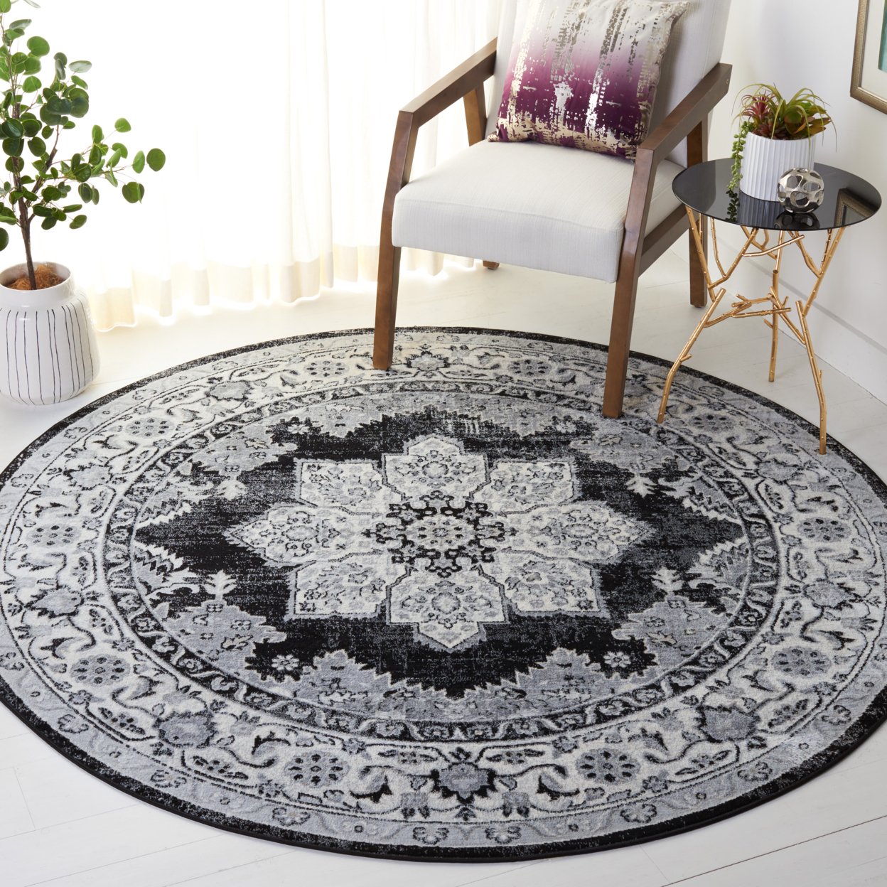 SAFAVIEH Brentwood Collection BNT847A Ivory / Black Rug - 6' 7 Round
