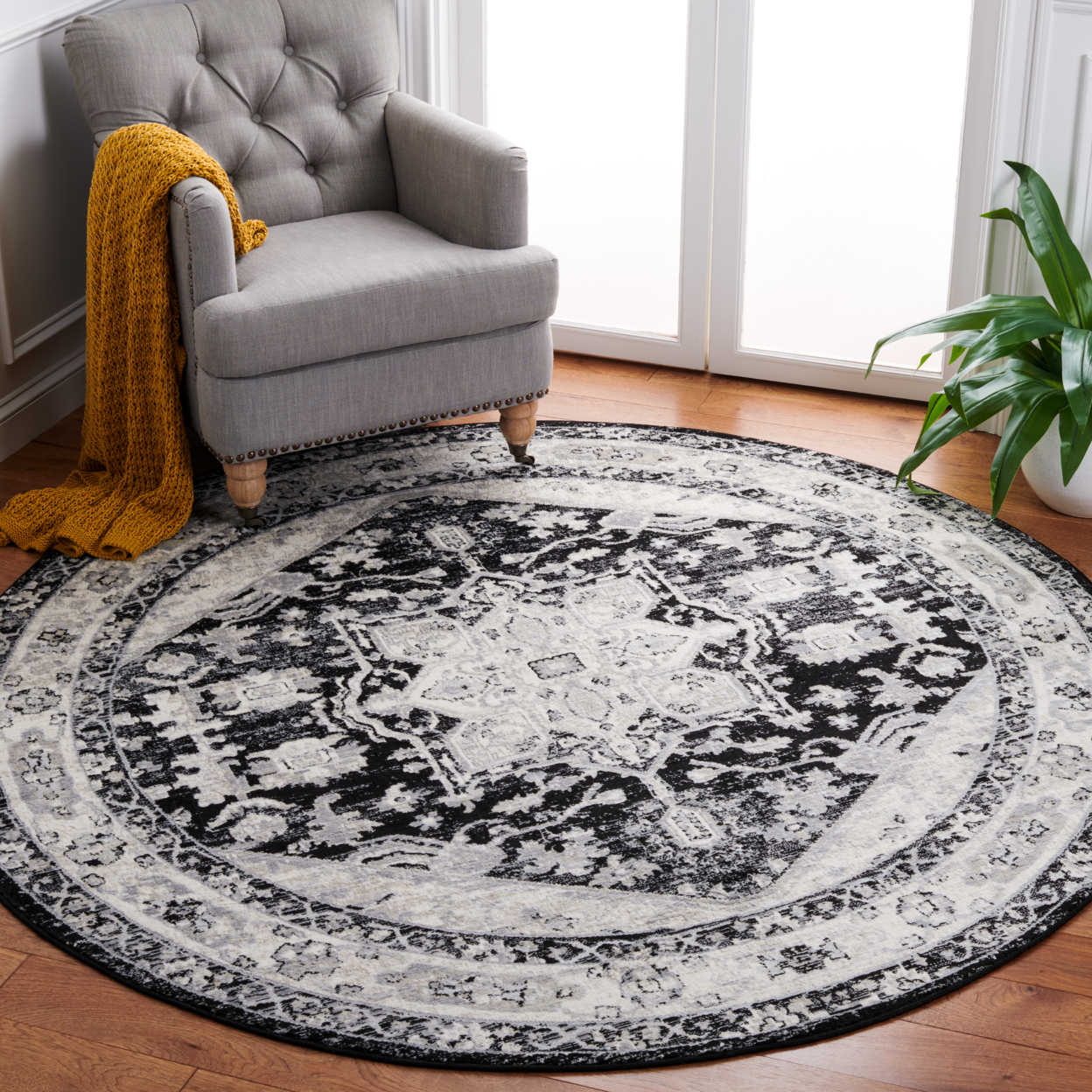 SAFAVIEH Brentwood Collection BNT852Z Black / Ivory Rug - 6' 7 Square