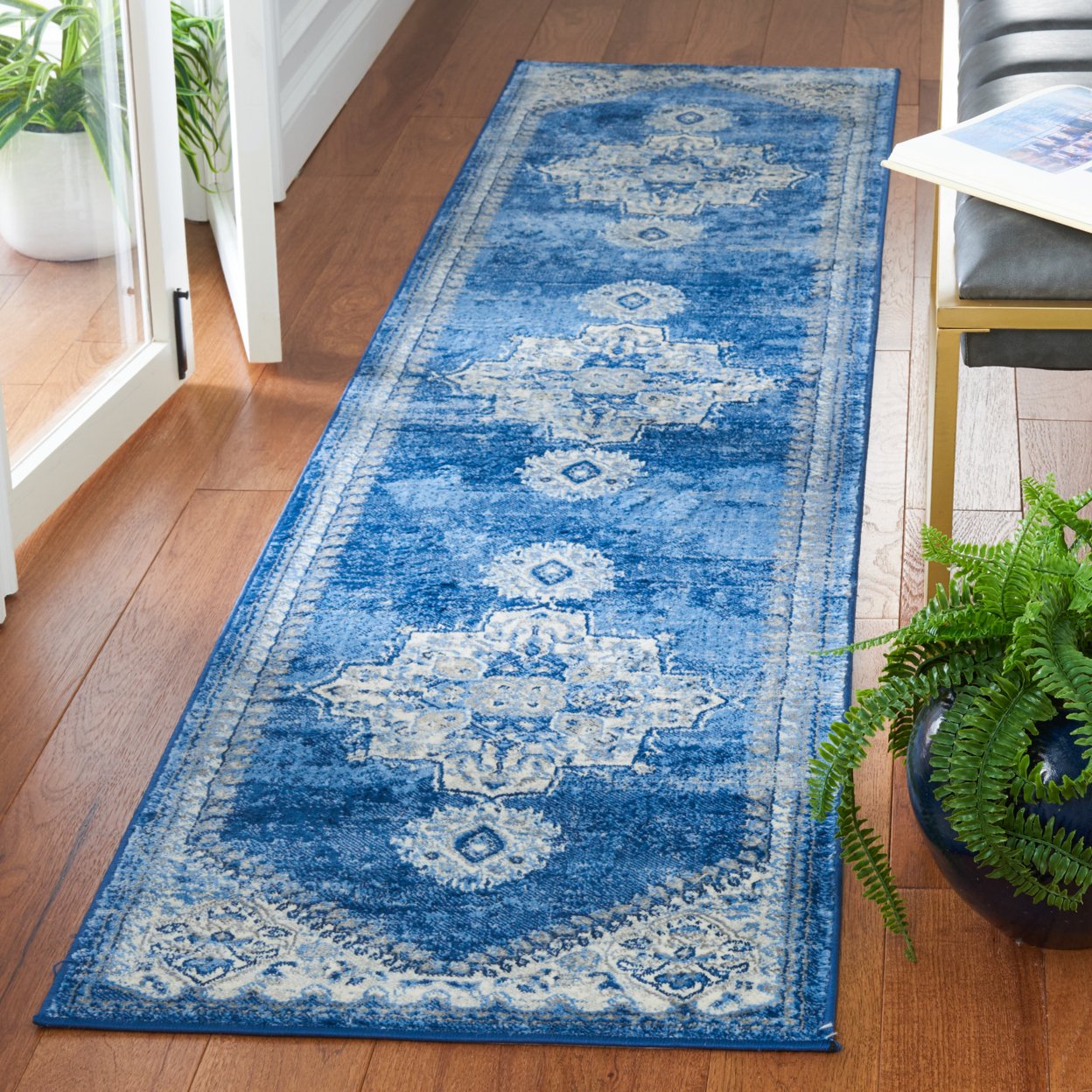 SAFAVIEH Brentwood Collection BNT885A Ivory / Blue Rug - 8' X 10'