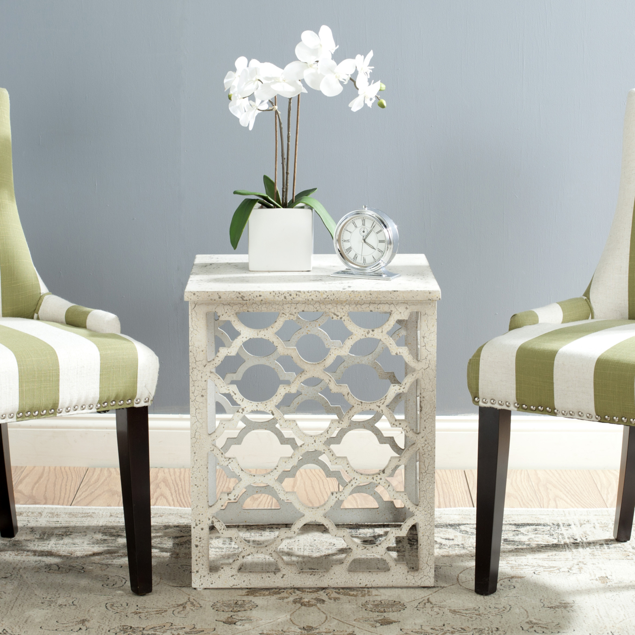 SAFAVIEH Lonny End Table Distressed / White