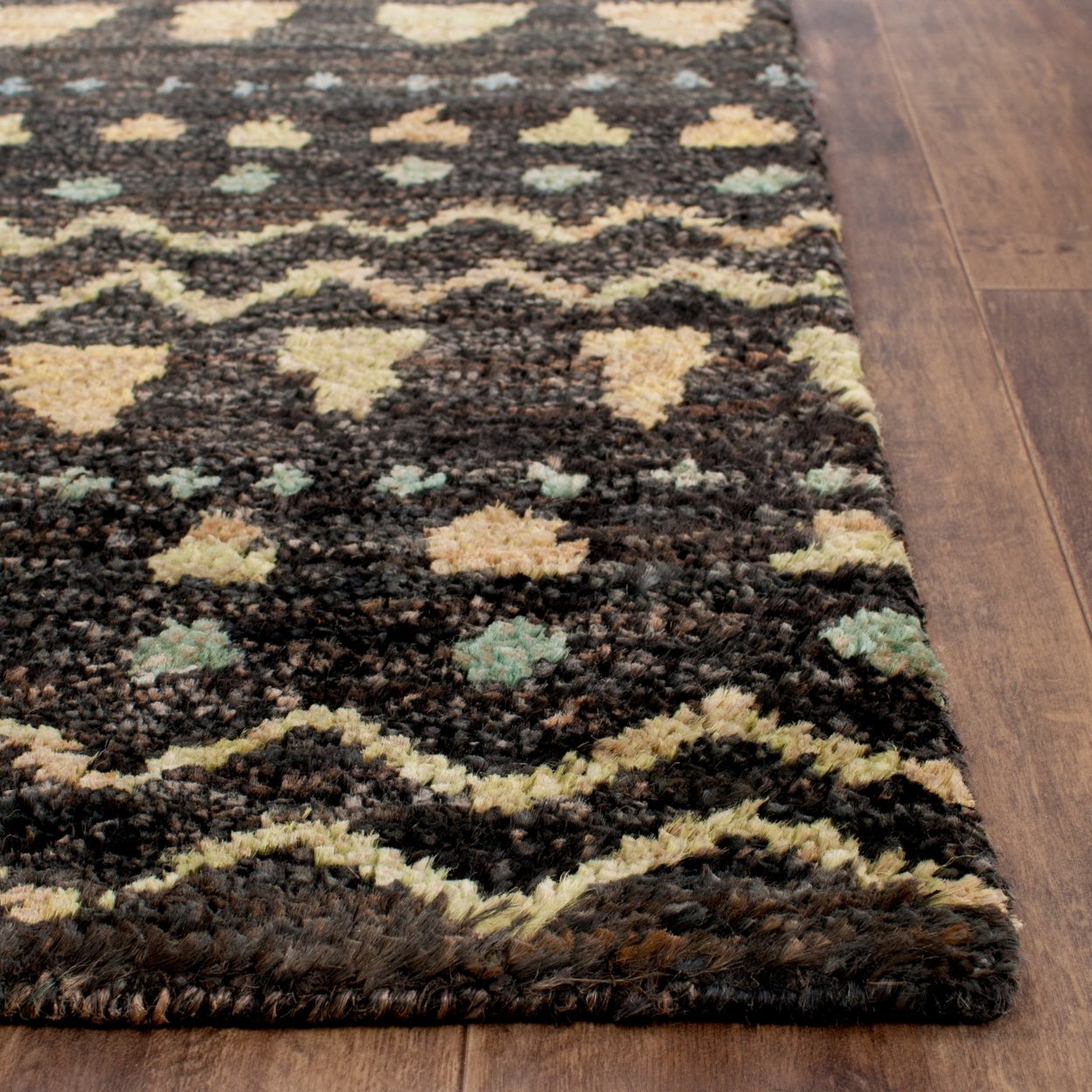 SAFAVIEH Bohemian BOH653A Hand-knotted Black / Gold Rug - 4' X 6'