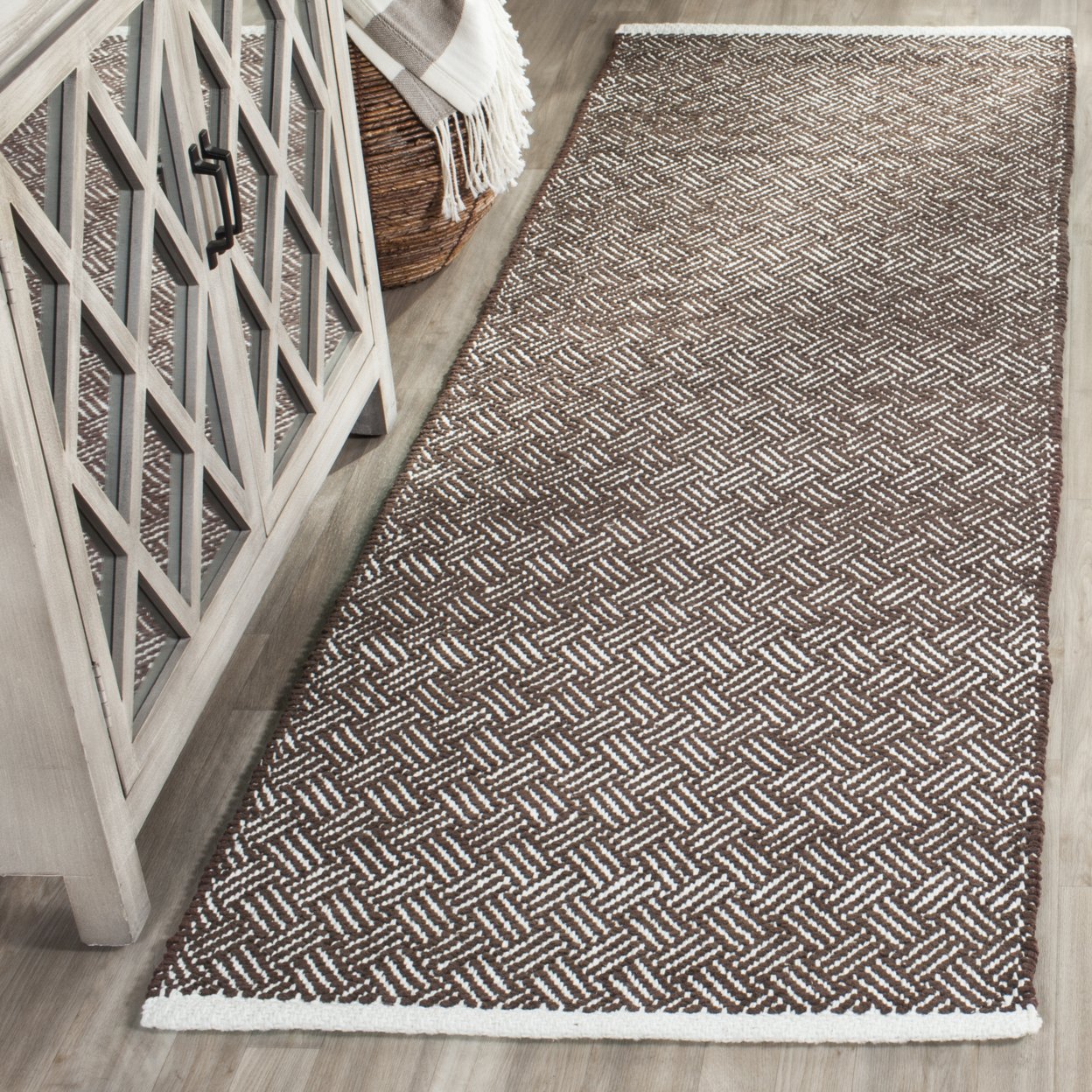 SAFAVIEH Boston Collection BOS680A Handwoven Brown Rug - 4' Square