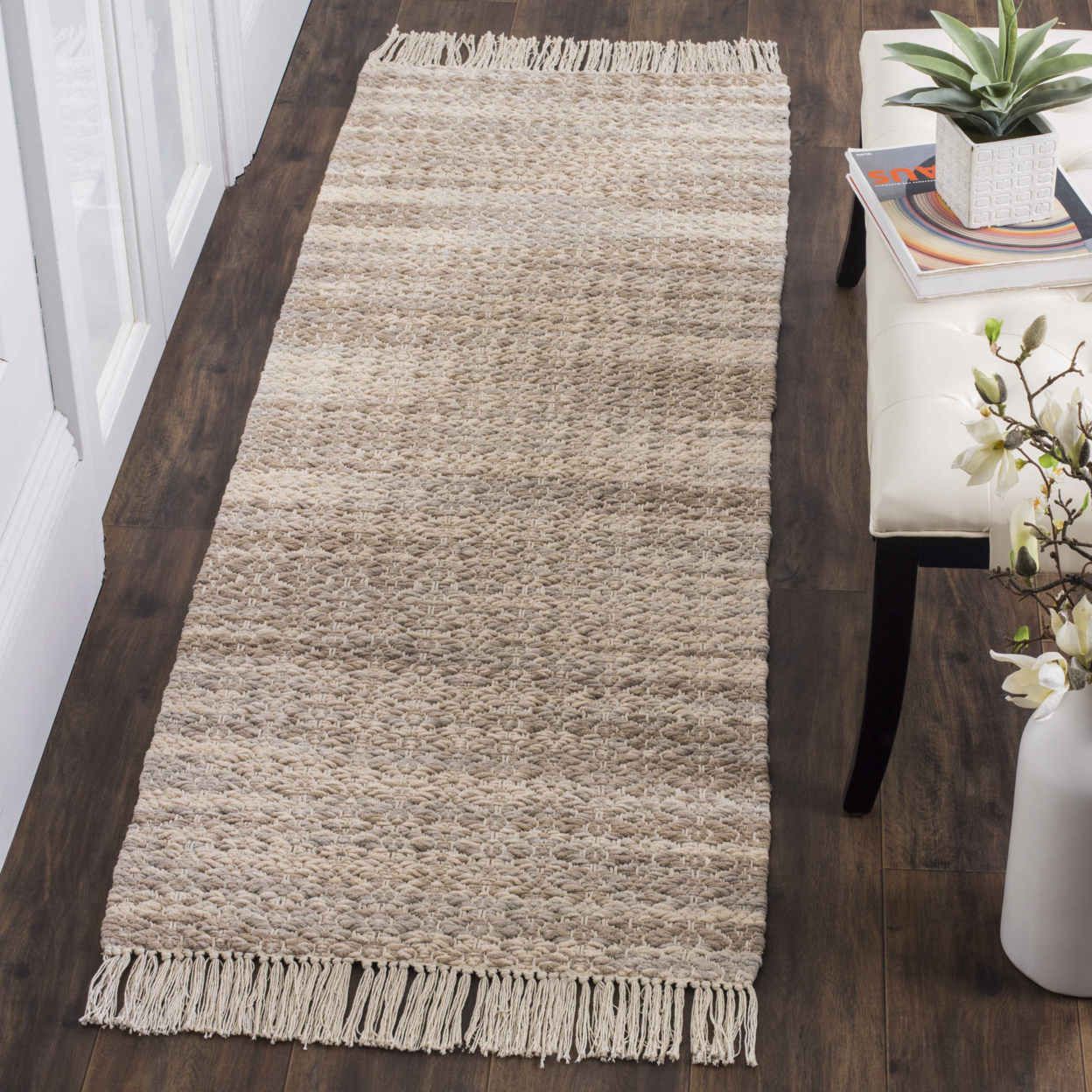 SAFAVIEH Boston BOS708A Handwoven Beige / Ivory Rug - 6' Square