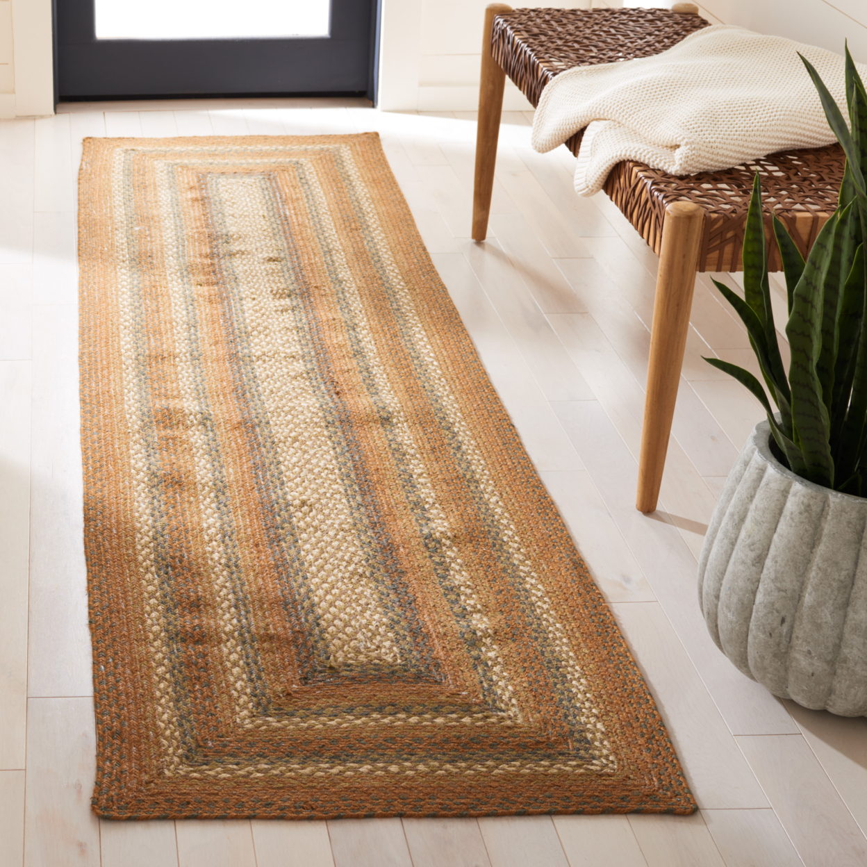 SAFAVIEH Braided BRD652A Handwoven Ivory / Green Rug - 6' Square