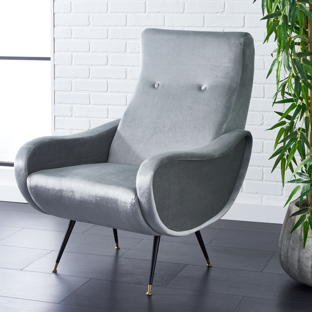 SAFAVIEH Elicia Velvet Retro Mid-Century Accent Chair Light Grey