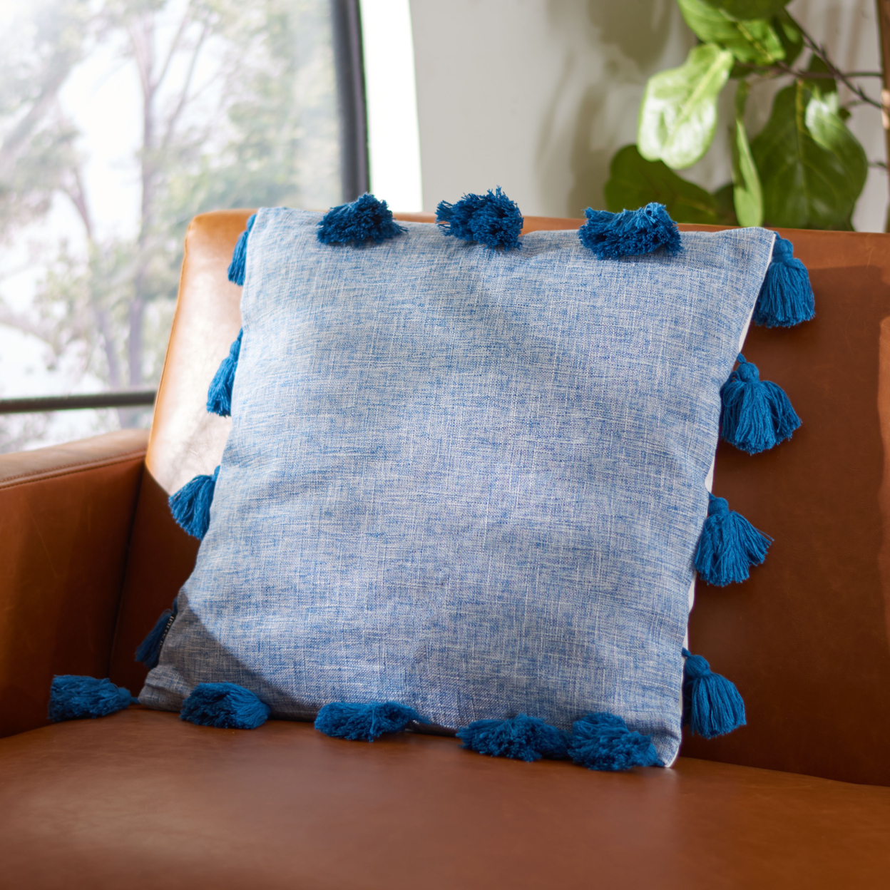 SAFAVIEH Lonelli Pillow Blue