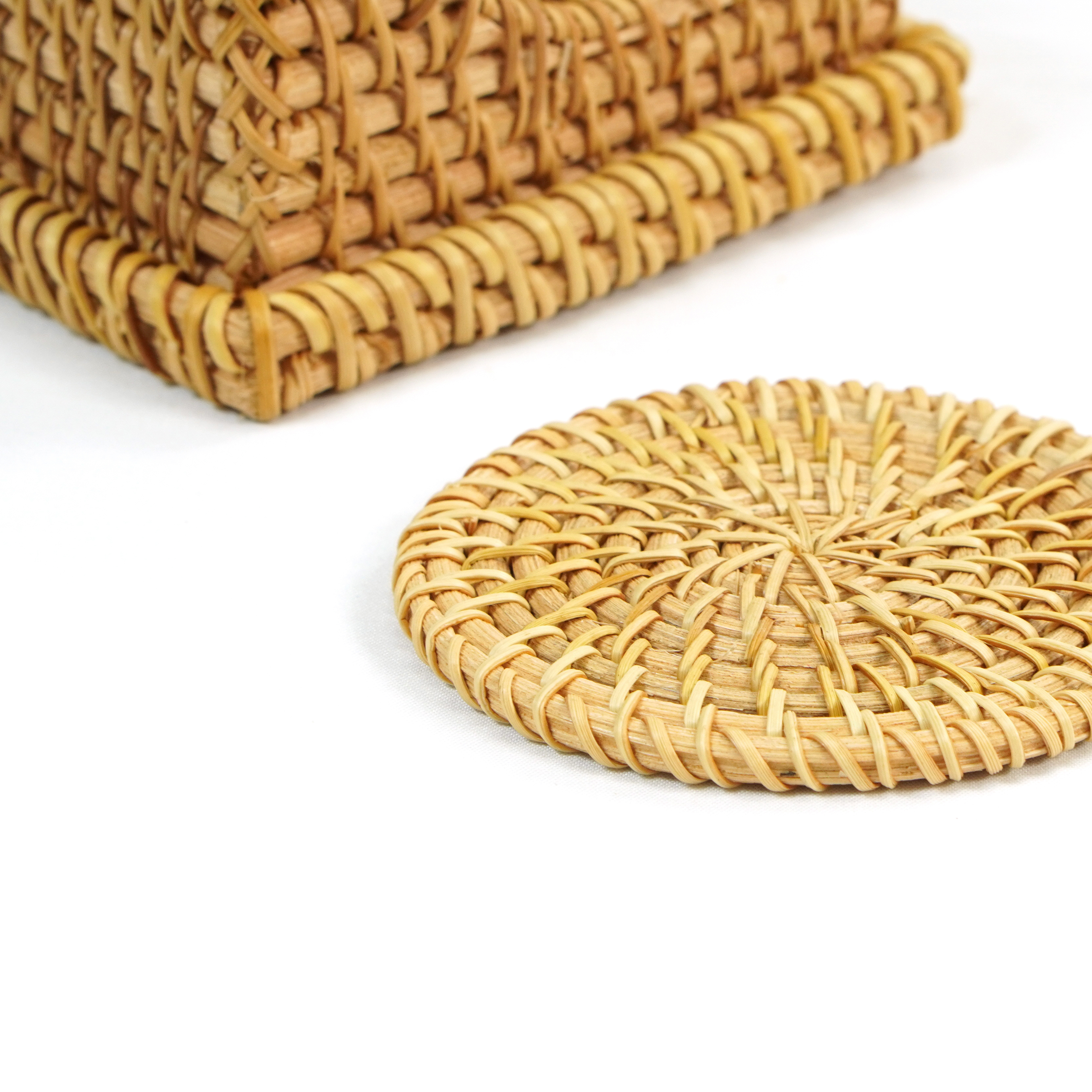 Honey Brown Set Of 6 Round Natural Rattan Placemats With Rectangular Holder