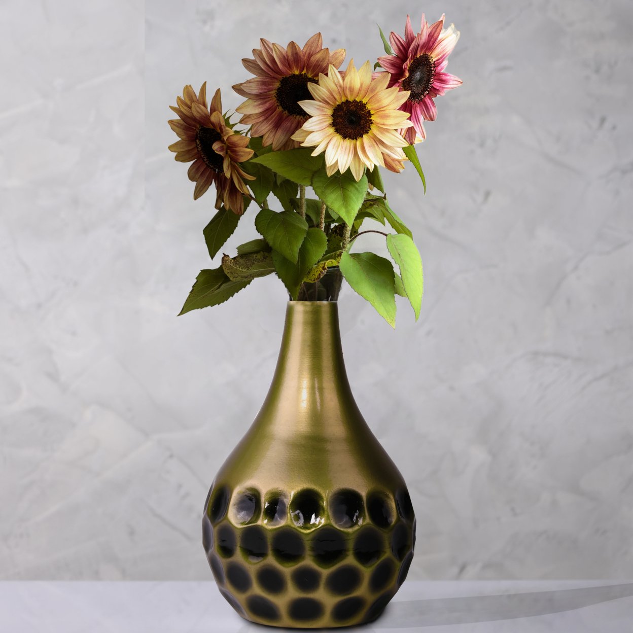 Decorative Modern Teardrop Shape Table Flower Vase With Black Honeycomb Design For Dining Table