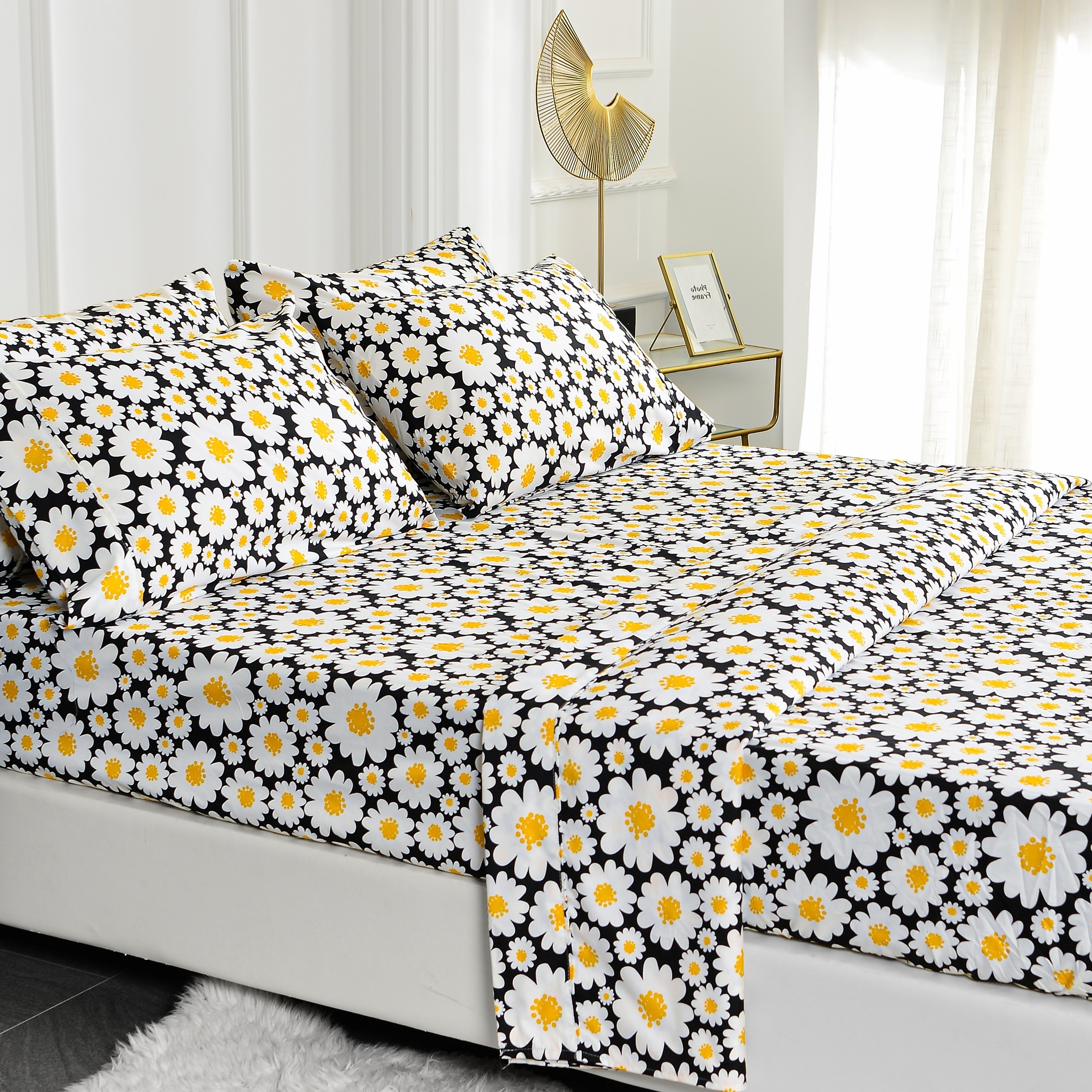 American Home Collection Ultra Soft 4-6 Piece Daisies Printed Bed Sheet Set - Queen