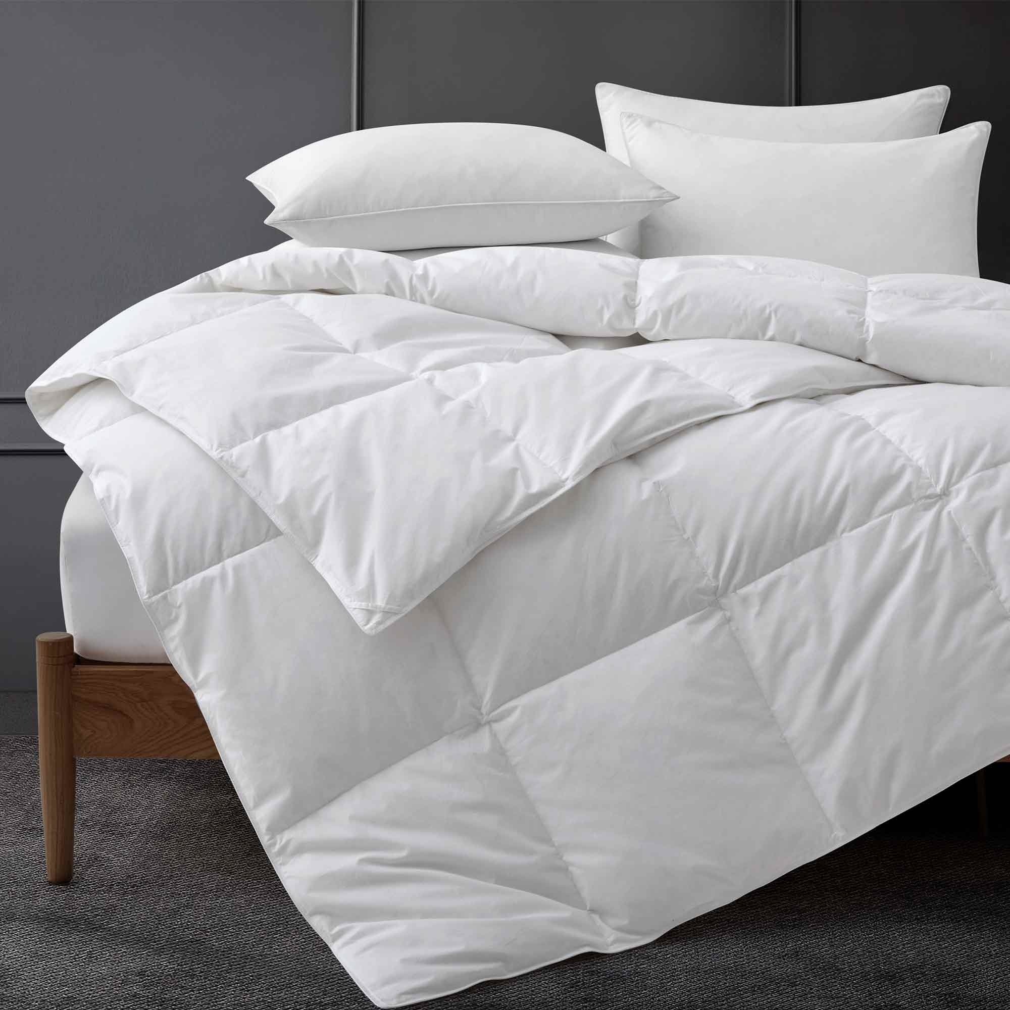 White Goose Feather And Down Comforters, Lightweight And Medium Weight Duvet Insert - Lightweight, Full/Queen