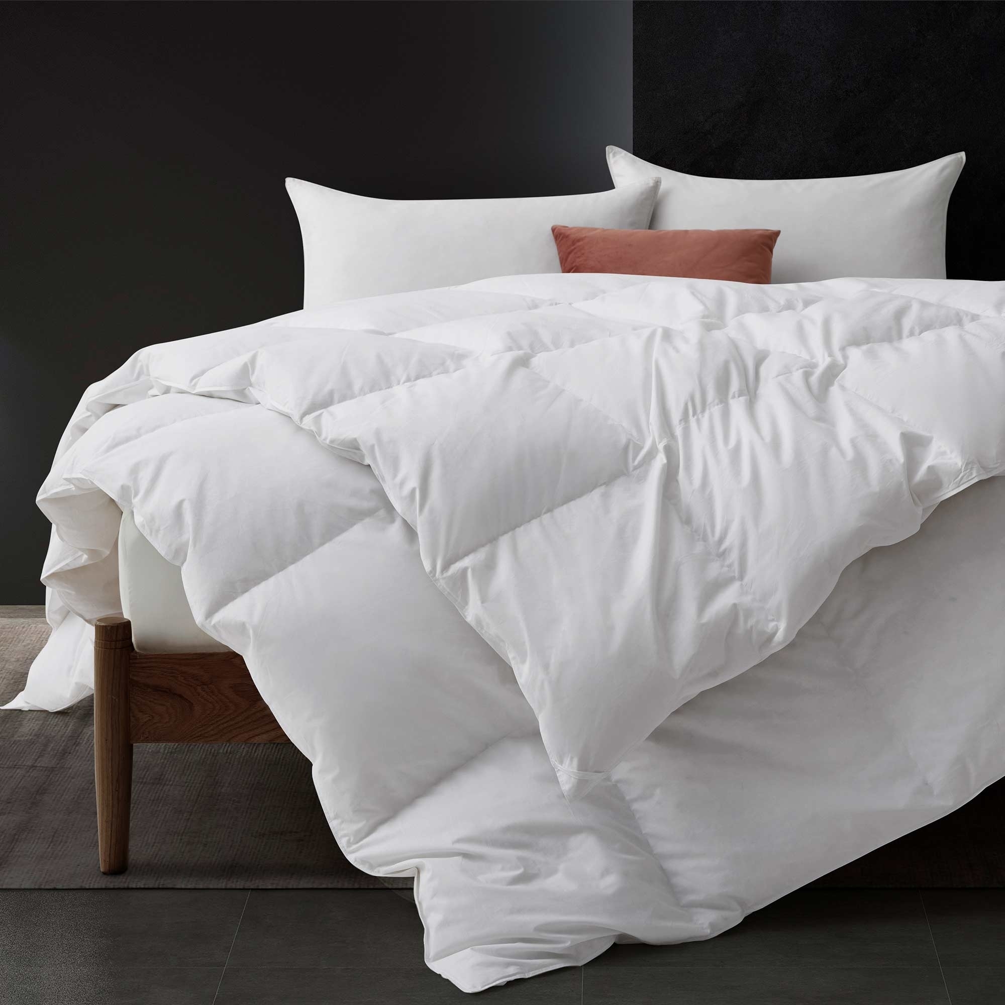 White Goose Feather And Down Comforters, Lightweight And Medium Weight Duvet Insert - Medium Weight, King