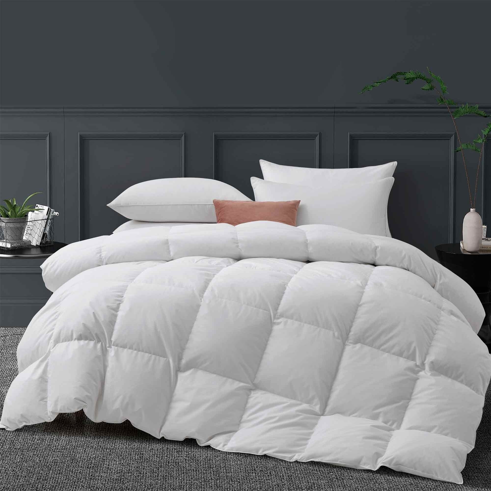 White Goose Feather And Down Comforters, Lightweight And Medium Weight Duvet Insert - Lightweight, King