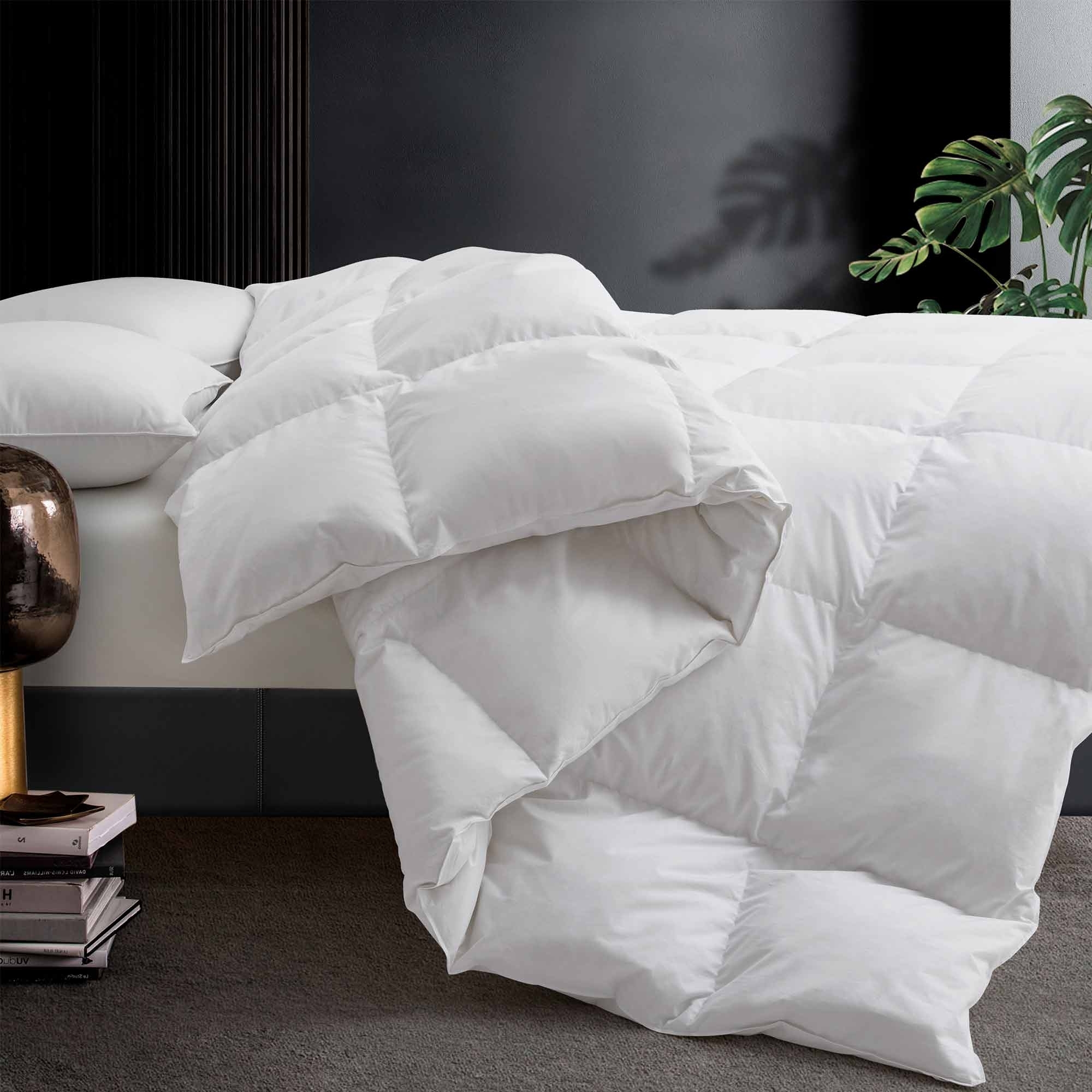 White Goose Feather And Down Comforters, Lightweight And Medium Weight Duvet Insert - Medium Weight, King