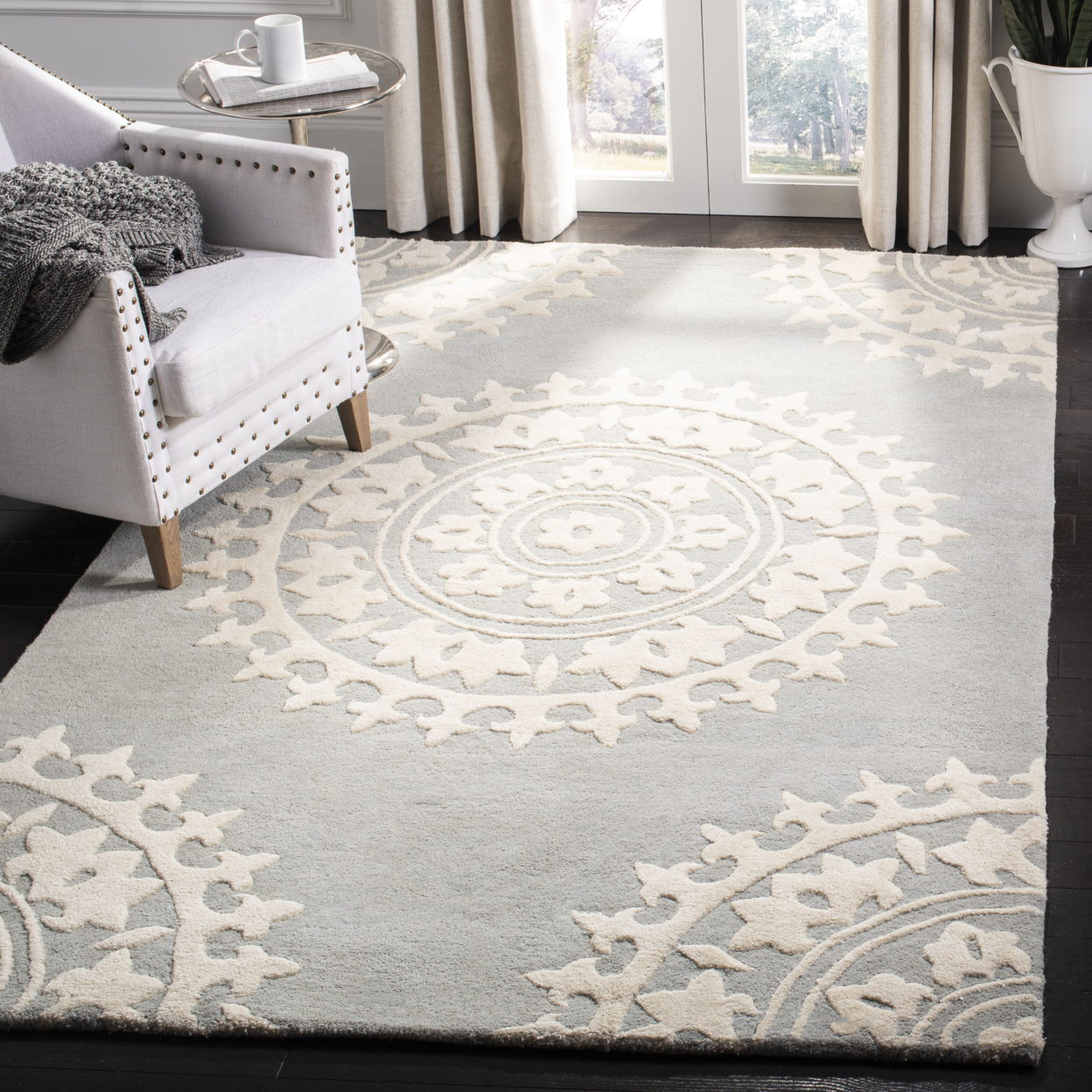 SAFAVIEH Summit Collection SMT295R Red / Ivory Rug - 6' 7 Square