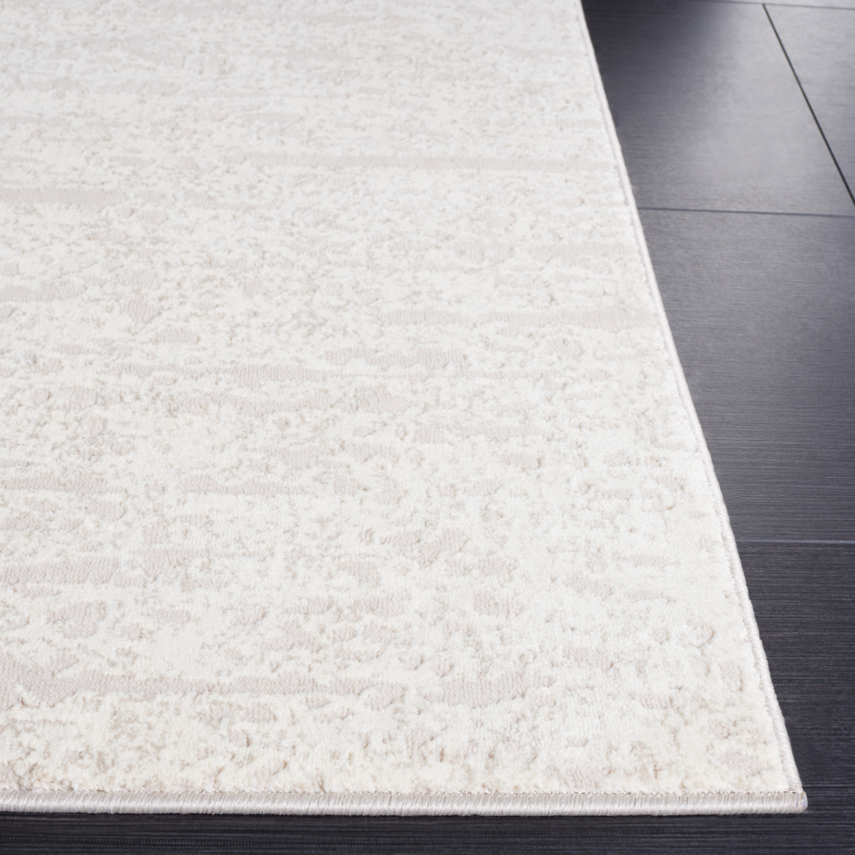 Safavieh CON104A Continental Ivory / Beige - Ivory / Black, 6'-7 X 6'-7 Square
