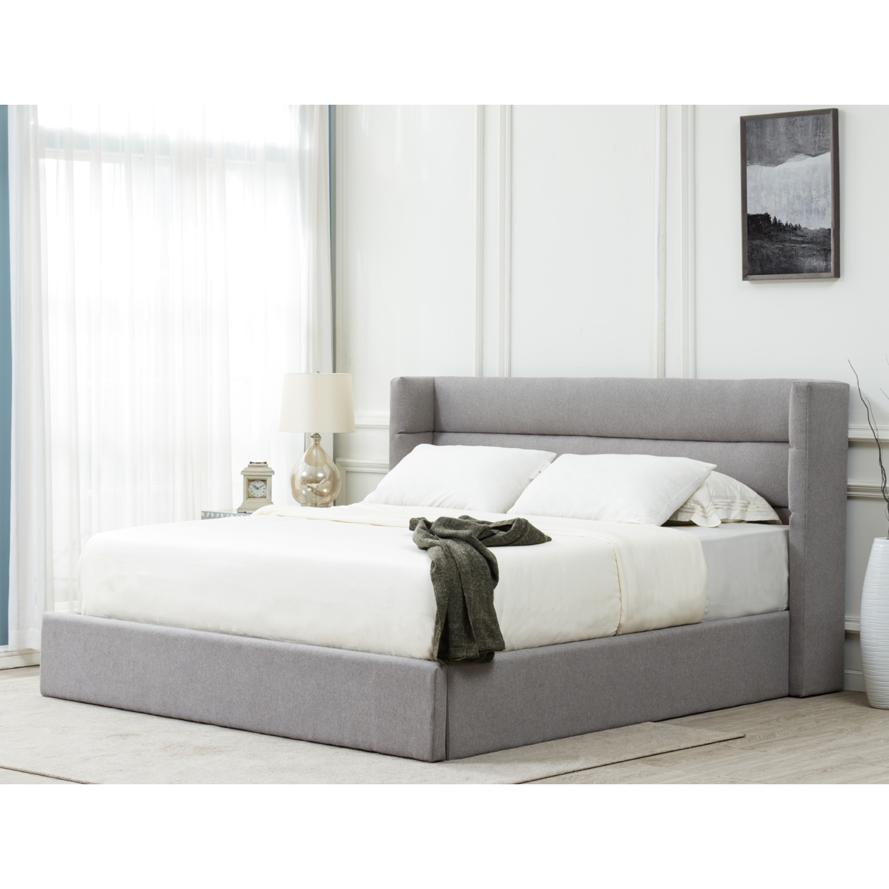 SAFAVIEH COUTURE OLIVIANNA LOW PROFILE BED Light Grey
