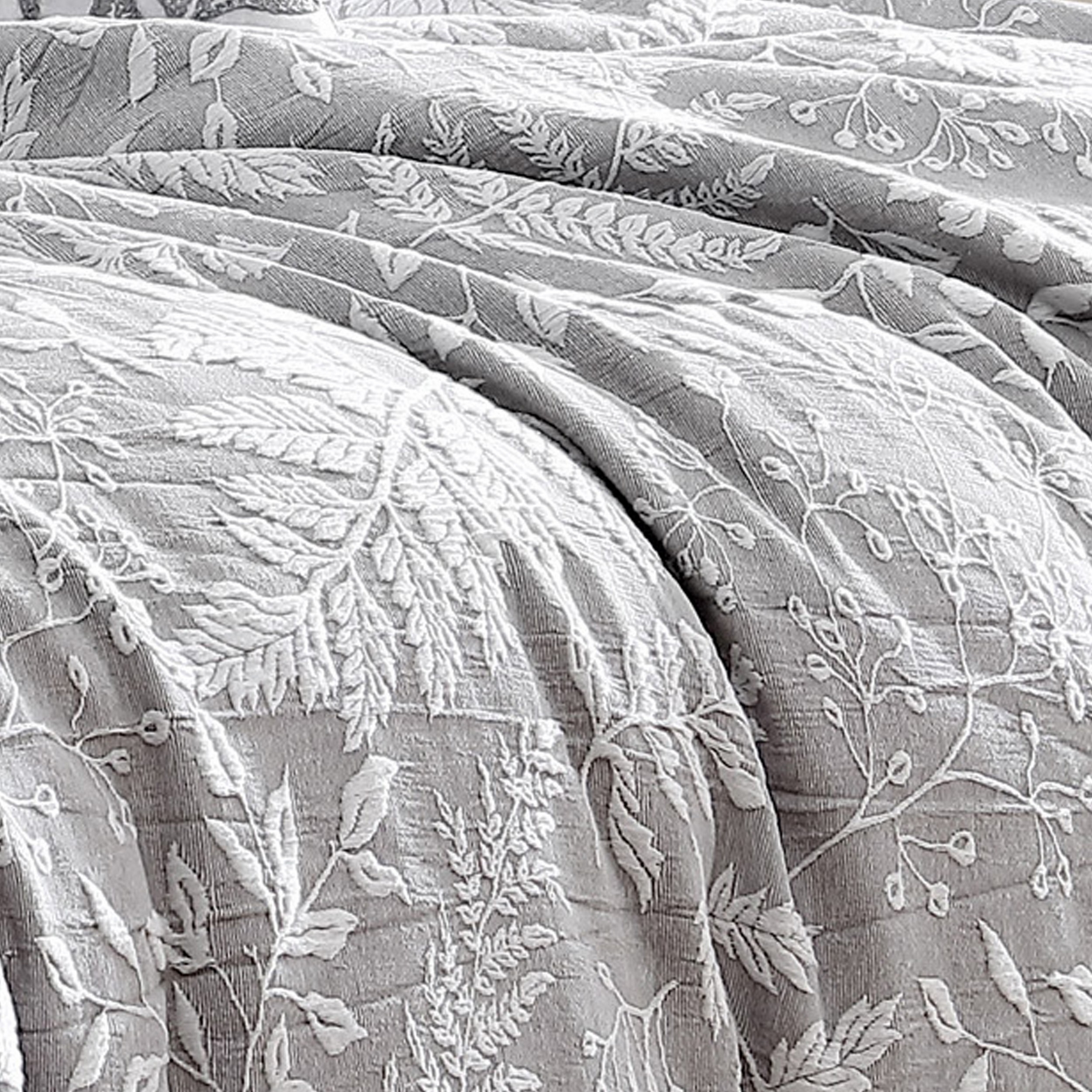 Naxo 6 Piece Queen Comforter Duvet Cover Set, Jacquard Matelasse Gray Ivory - Saltoro Sherpi