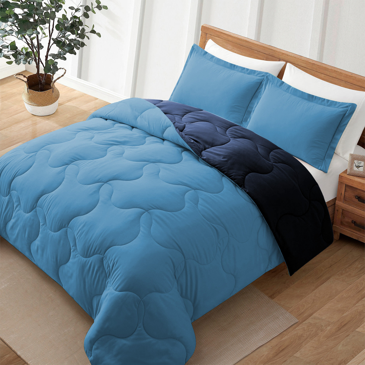 3 Or 2 Pieces Lightweight Reversible Comforter Set With Pillow Shams - Light Blue/Navy Blue, King