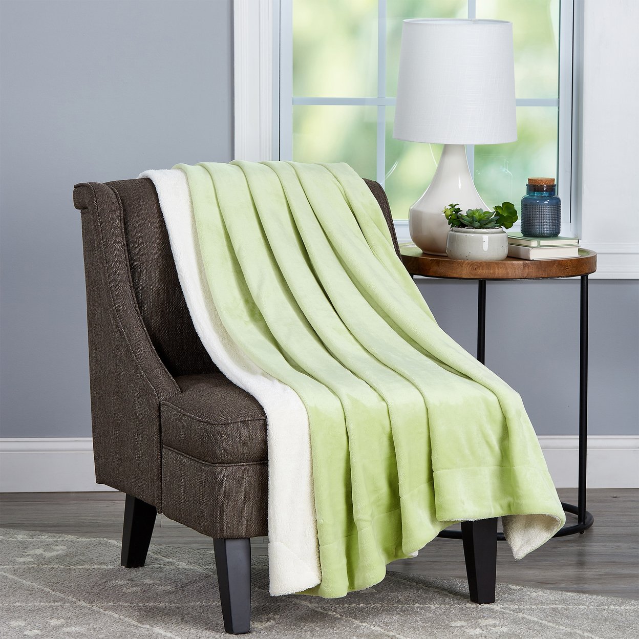 XL Soft Snuggly 70 X 60 Oversized Throw Couch Chair Blanket