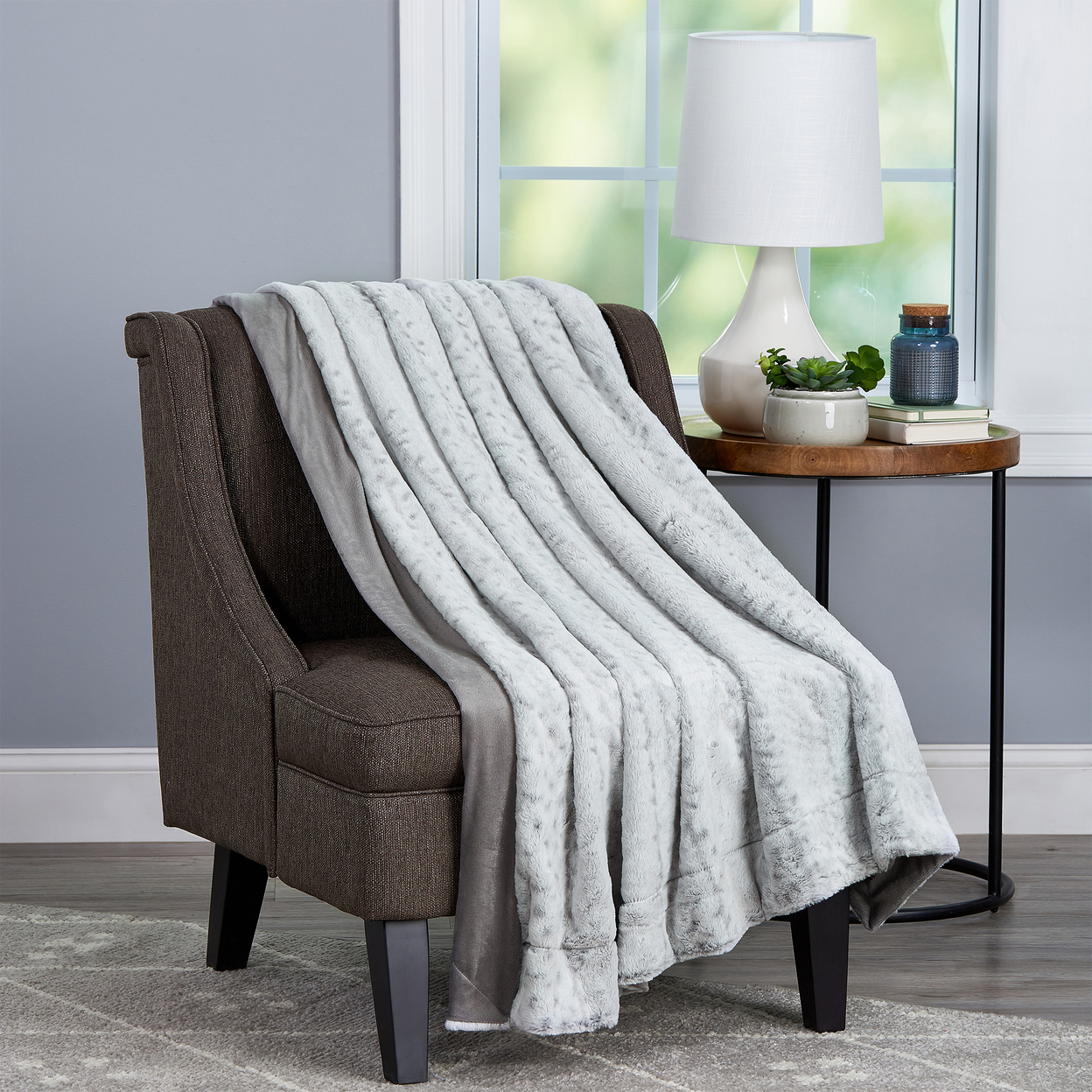Faux Rabbit Fur XL Throw Soft Plush Couch Chair Blanket 70 X 60 Inches