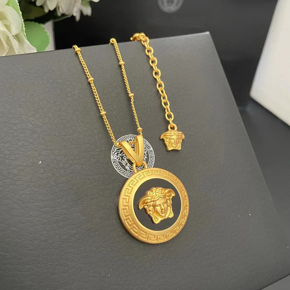 Retro Necklace Pendants - Gold-