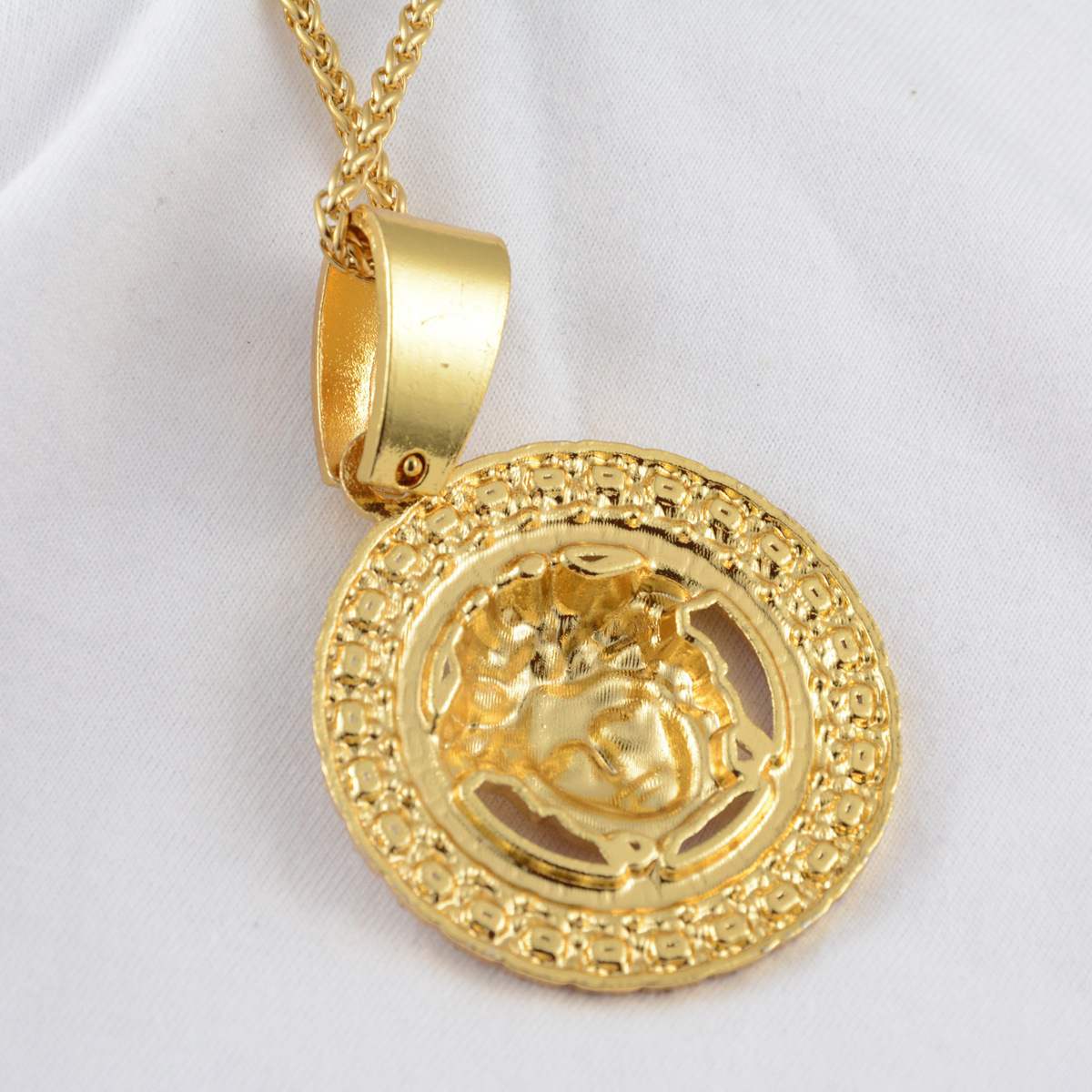 Fashion Necklace Hollow Pendants - Gold