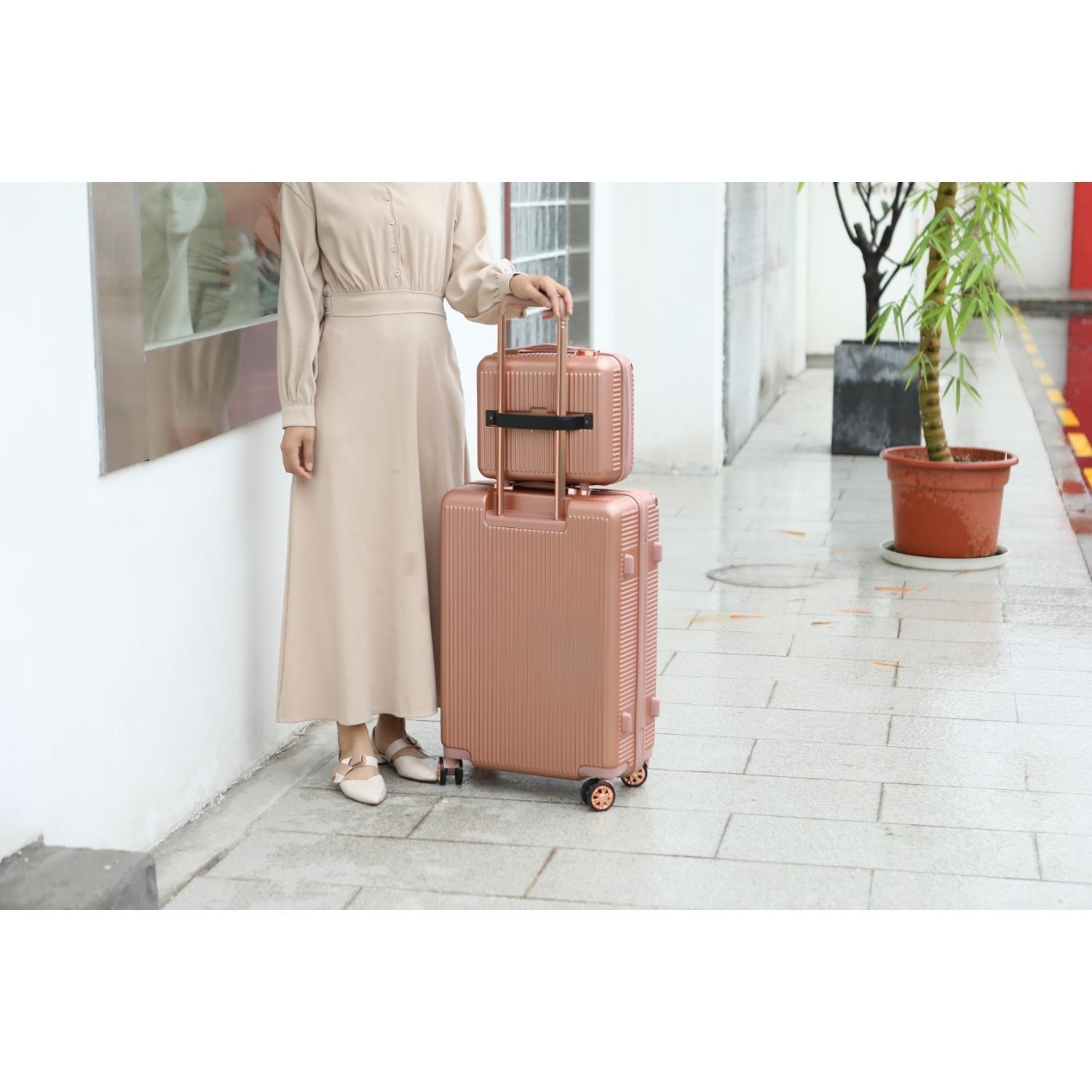 MKF Collection Tulum 2 Piece Luggage Set With Spinner Wheels And Expandable Handles By Mia K. - Rose Gold